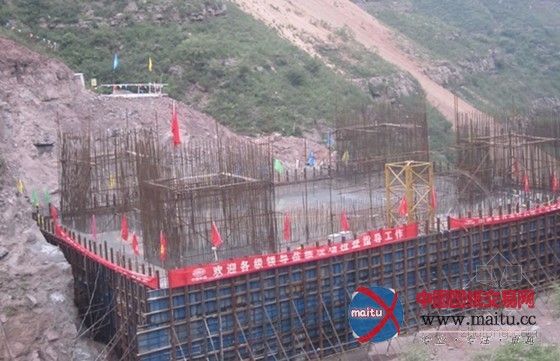 中国铁路桥梁西北最高墩封顶