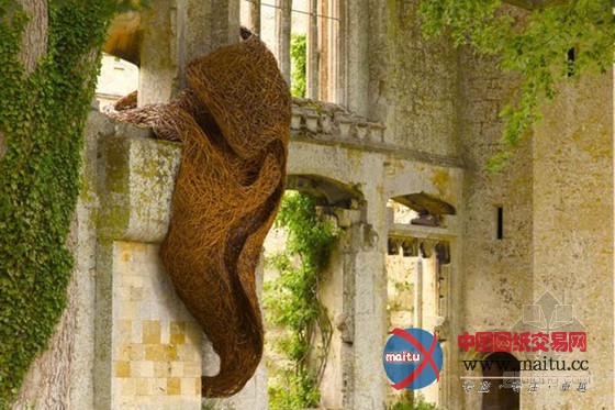 艺术家Laura Bacon用柳树编织的强大雕塑