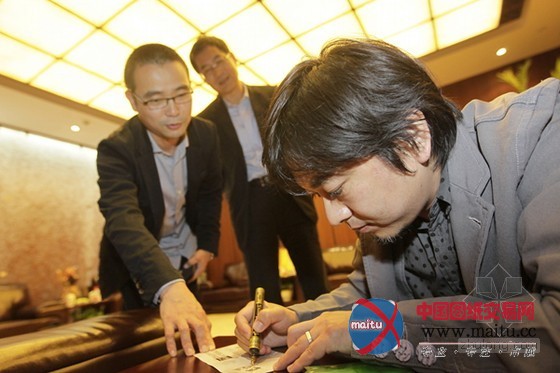 平田晃久为本次勾当海报及出场券签名