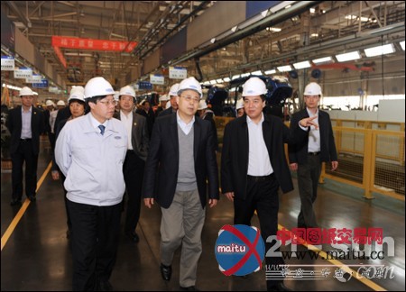 山东省委副书记、代省长郭树清调研雷沃重工