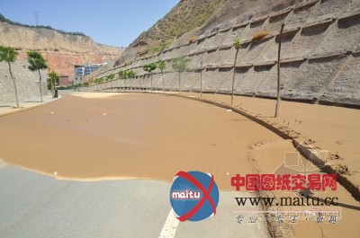 自来水管道因山体滑坡受损 致3000户居民断水