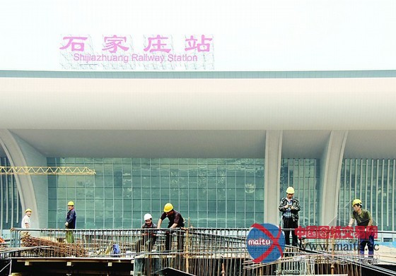 石家庄新客站东广场施工“浮出地面”