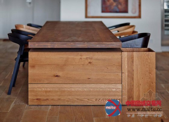 木色木质装饰设计 稳重的Bratislava河滨公寓