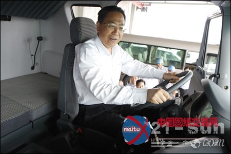 中共安徽省委副书记李锦斌到华菱星马考察