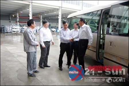 中共安徽省委副书记李锦斌到华菱星马考察