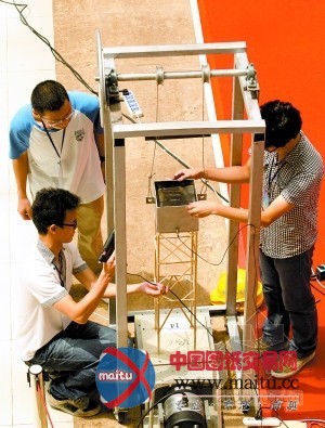 粤大学生结构设计竞赛采用模拟汶川震中波形