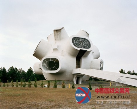 Jan Kempenaers镜头中的纪念碑