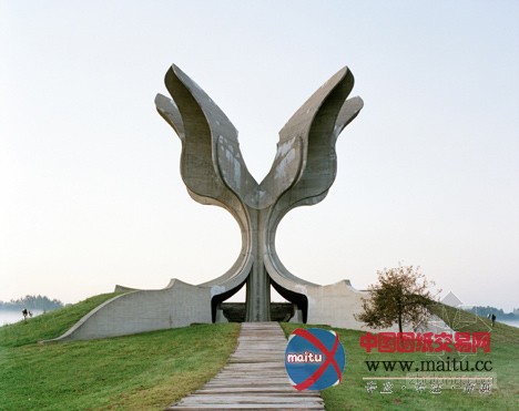 Jan Kempenaers镜头中的纪念碑