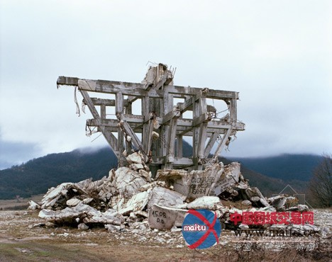 Jan Kempenaers镜头中的纪念碑