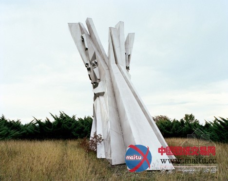 Jan Kempenaers镜头中的纪念碑