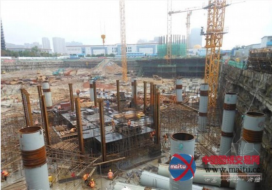 厦门中航紫金广场B塔楼钢结构动工