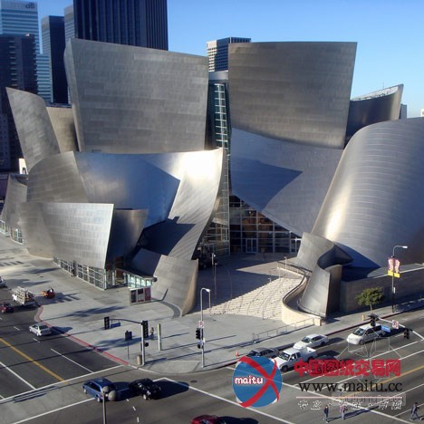 弗兰克·盖里的华特·迪斯尼音乐厅遭灾难性影响