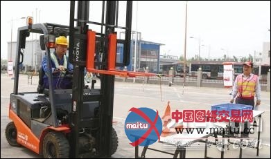 天津港保税区工会组织开展叉车赛提素质