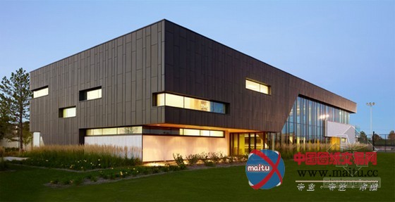 MJMArchitects设计的加拿大Chinguacousy公园重建