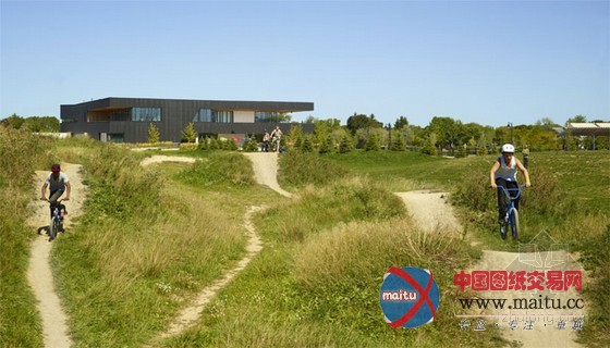 MJMArchitects设计的加拿大Chinguacousy公园重建