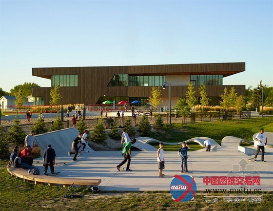 MJMArchitects设计的加拿大Chinguacousy公园重建