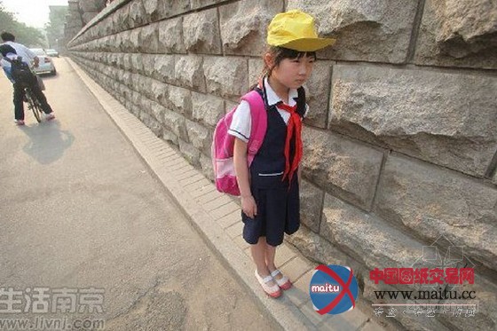 南京惊见史上最窄人行道