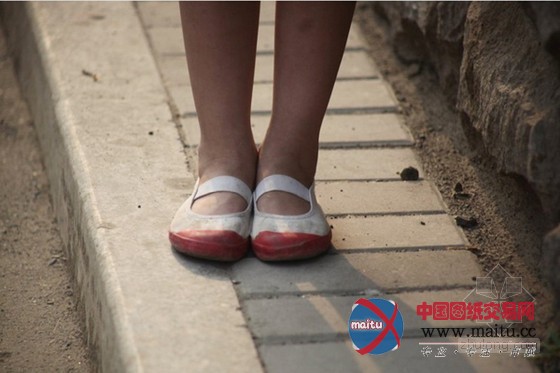 南京惊见史上最窄人行道