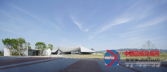 隈研吾设计的日本“折面”九州芸文馆