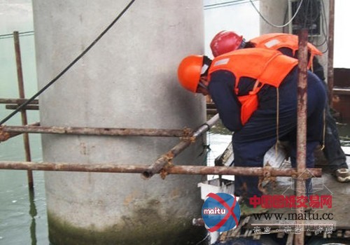 桥梁加固新技术--水下玻纤维套筒