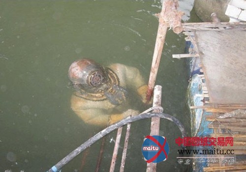 桥梁加固新技术--水下玻纤维套筒