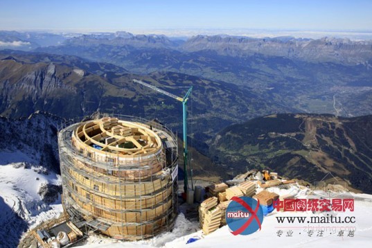 阿尔卑斯山之巅:法国最高“太空”建筑将开放