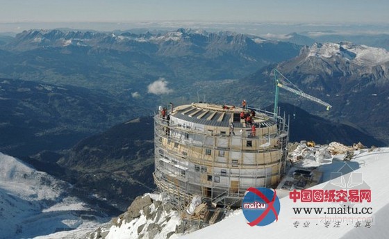 阿尔卑斯山之巅:法国最高“太空”建筑将开放