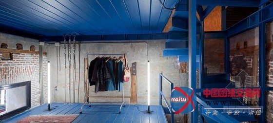 蓝色钢架一气呵成的SM3多变住宅