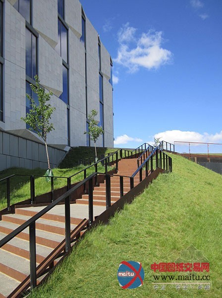 HJLA设计的丹麦毕马威会计事务所总部的屋顶花园及入口区域