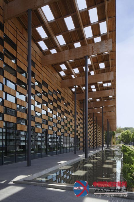 隈研吾设计的法国贝桑松艺术中心及音乐之城