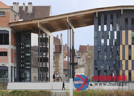 隈研吾设计的法国贝桑松艺术中心及音乐之城