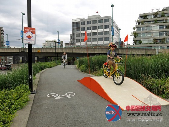 GrepPapove设计的加拿大Whoopdeedoo自行车坡道