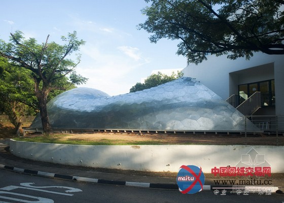 City Form Lab设计的新加坡科技设计大学网格状贝壳馆