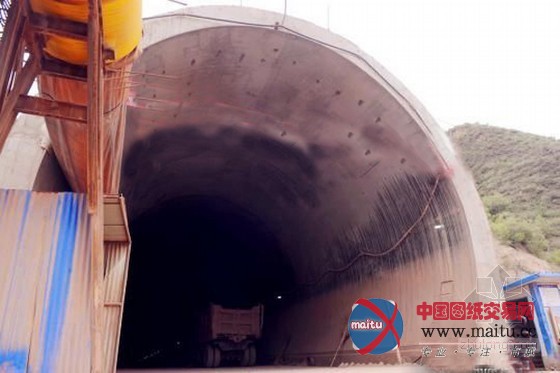 中国首条高等级重载铁路一级高风险隧道贯通