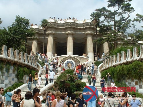 全球知名建筑鬼才安东尼·高迪诞辰161年周年