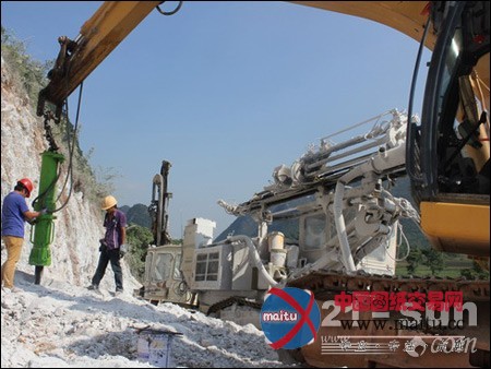 引进液压劈裂机HRB-100 专“啃”难骨头