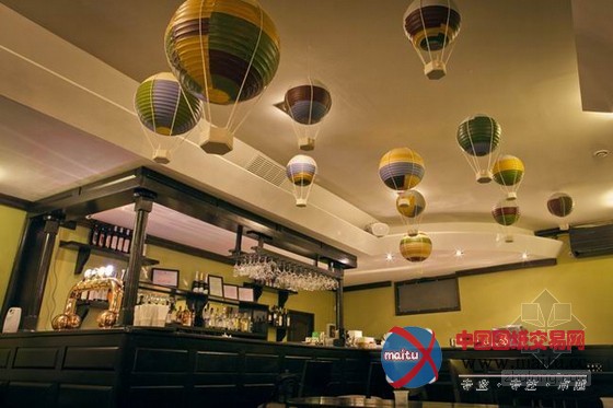 罗马尼亚奇特的手工装饰主题酒吧餐厅