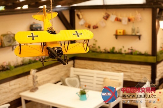 罗马尼亚奇特的手工装饰主题酒吧餐厅