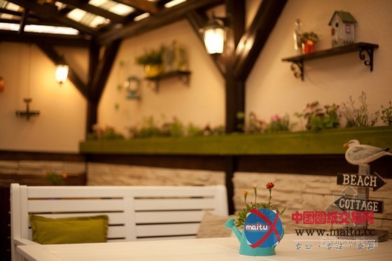 罗马尼亚奇特的手工装饰主题酒吧餐厅