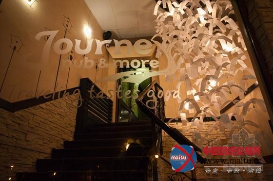 罗马尼亚奇特的手工装饰主题酒吧餐厅