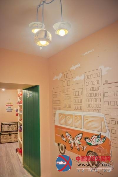 罗马尼亚奇特的手工装饰主题酒吧餐厅