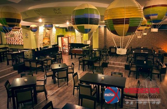 罗马尼亚奇特的手工装饰主题酒吧餐厅