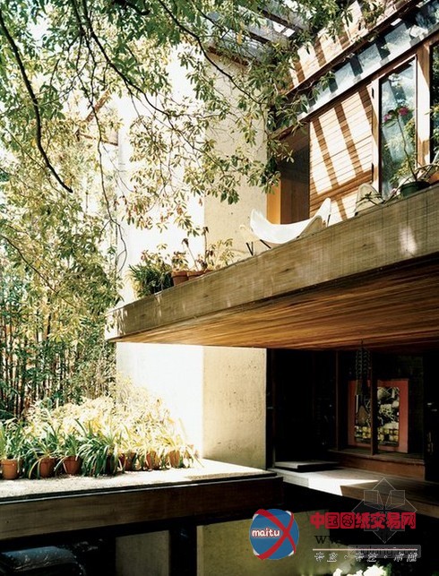 混凝土和木头建造的Ray Kappe私人住宅