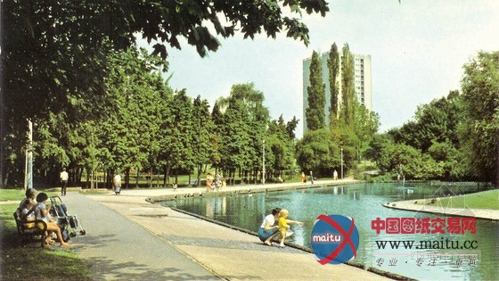 HTA设计的英国斯蒂夫尼奇城中心花园