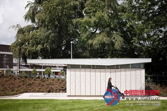 HTA设计的英国斯蒂夫尼奇城中心花园