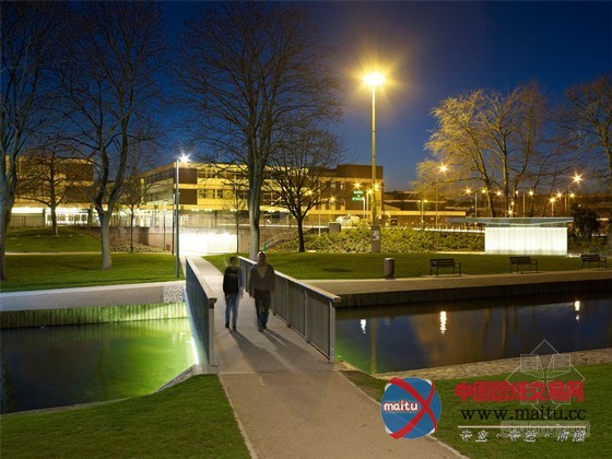 HTA设计的英国斯蒂夫尼奇城中心花园