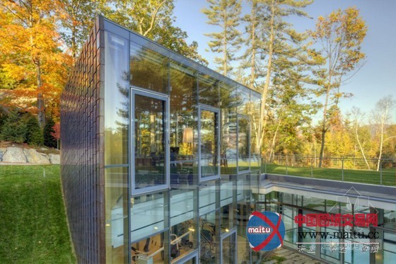 GLUCK设计的纽约绿色屋顶游泳馆