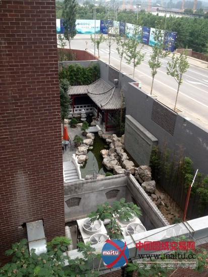 香山违建拆除:十张整改书难抵一条狗