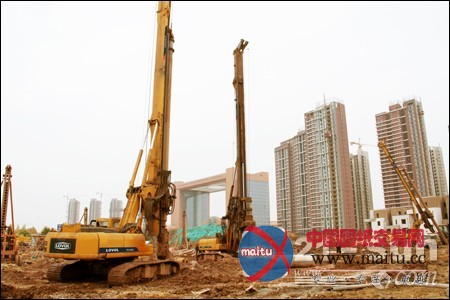 临沂李向泰:雷沃旋挖钻入岩钻具发明家