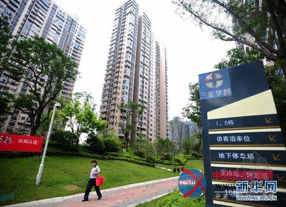 武汉“泡沫楼”高温下危机四伏 居民安全谁来保障